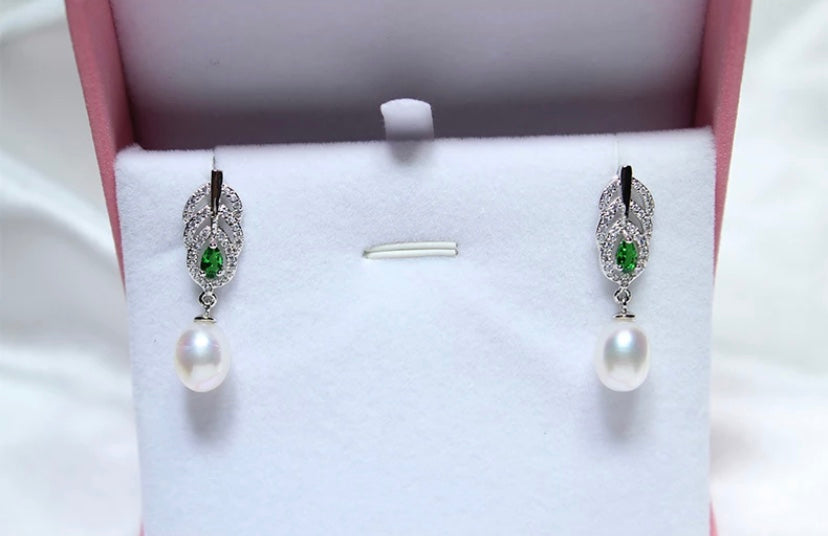 Vintage Emerald and Freshwater Pearl Earrings.